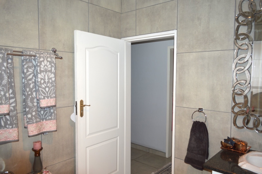 3 Bedroom Property for Sale in Flamwood North West